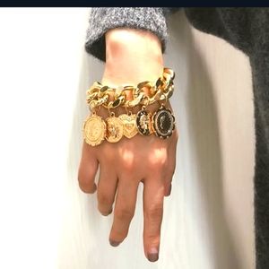 Gorgeous pennant chain bracelet